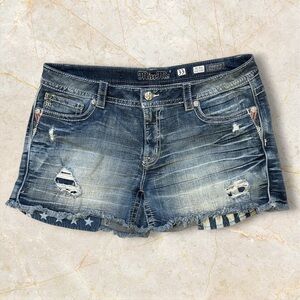 MissMe Mid-rise Easy Short Women’s Distressed Denim Shorts Size 33